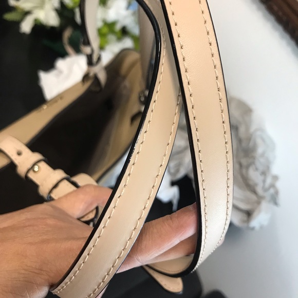 Michael Kors Bedford Medium Tote Handbag and Wallet - Picture 6 of 15